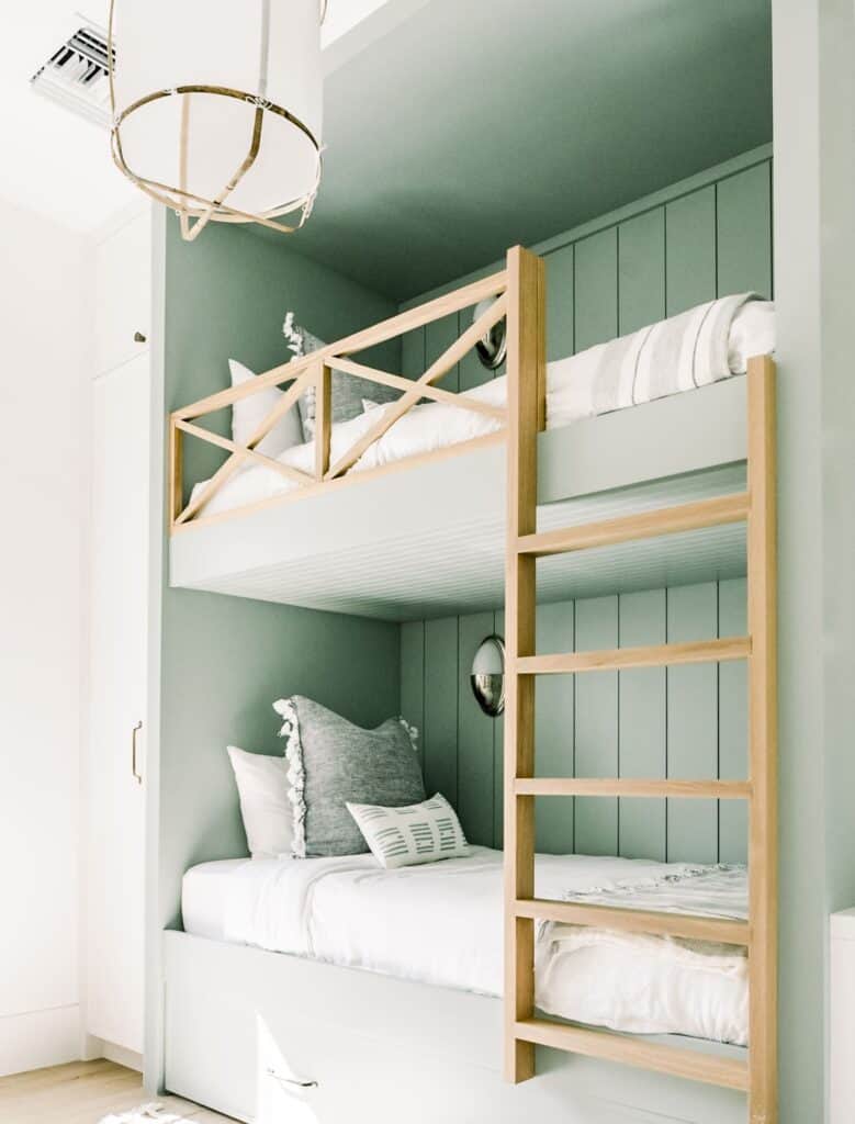 Family Cottage Carousel 4