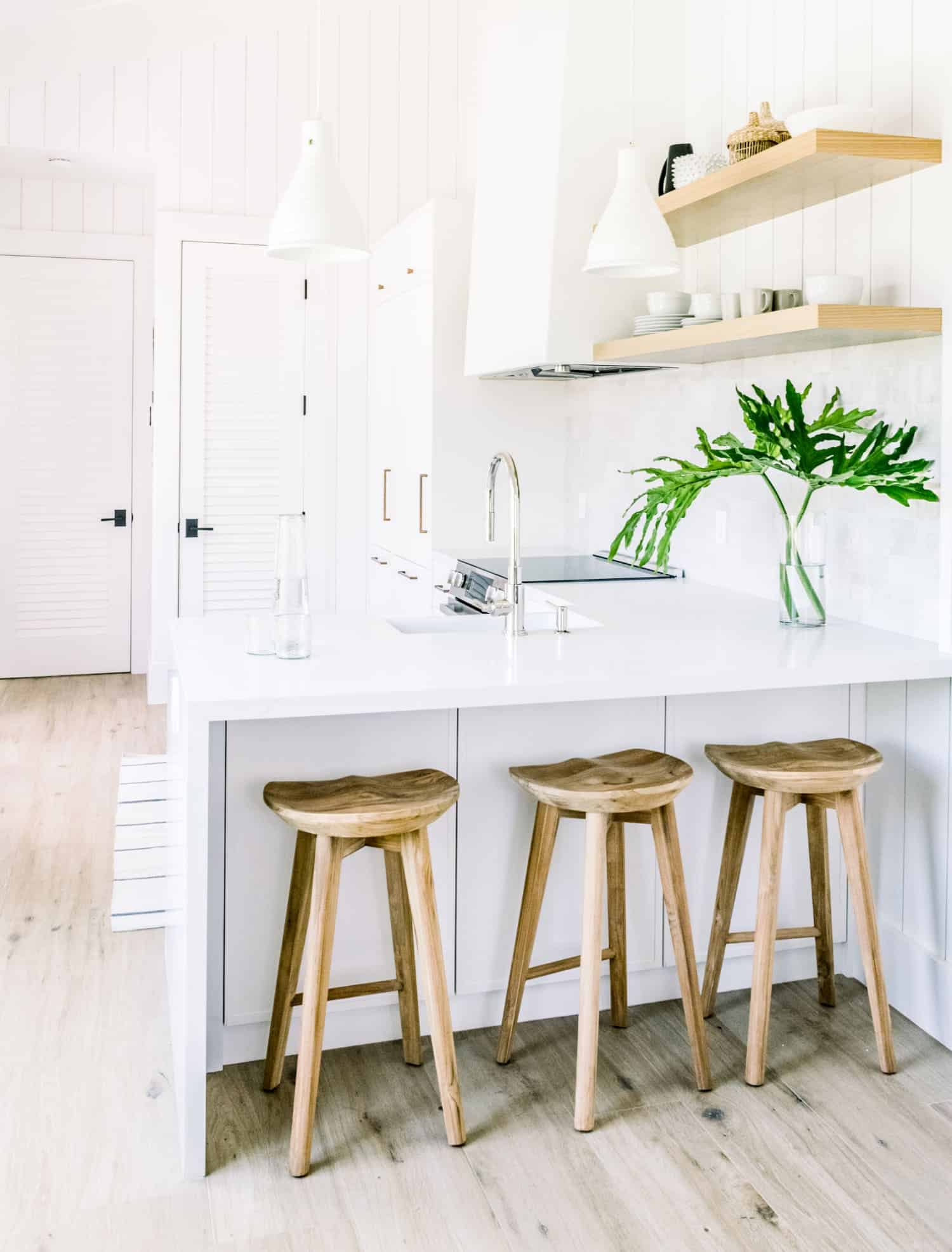 Queen Cottage Carousel 13