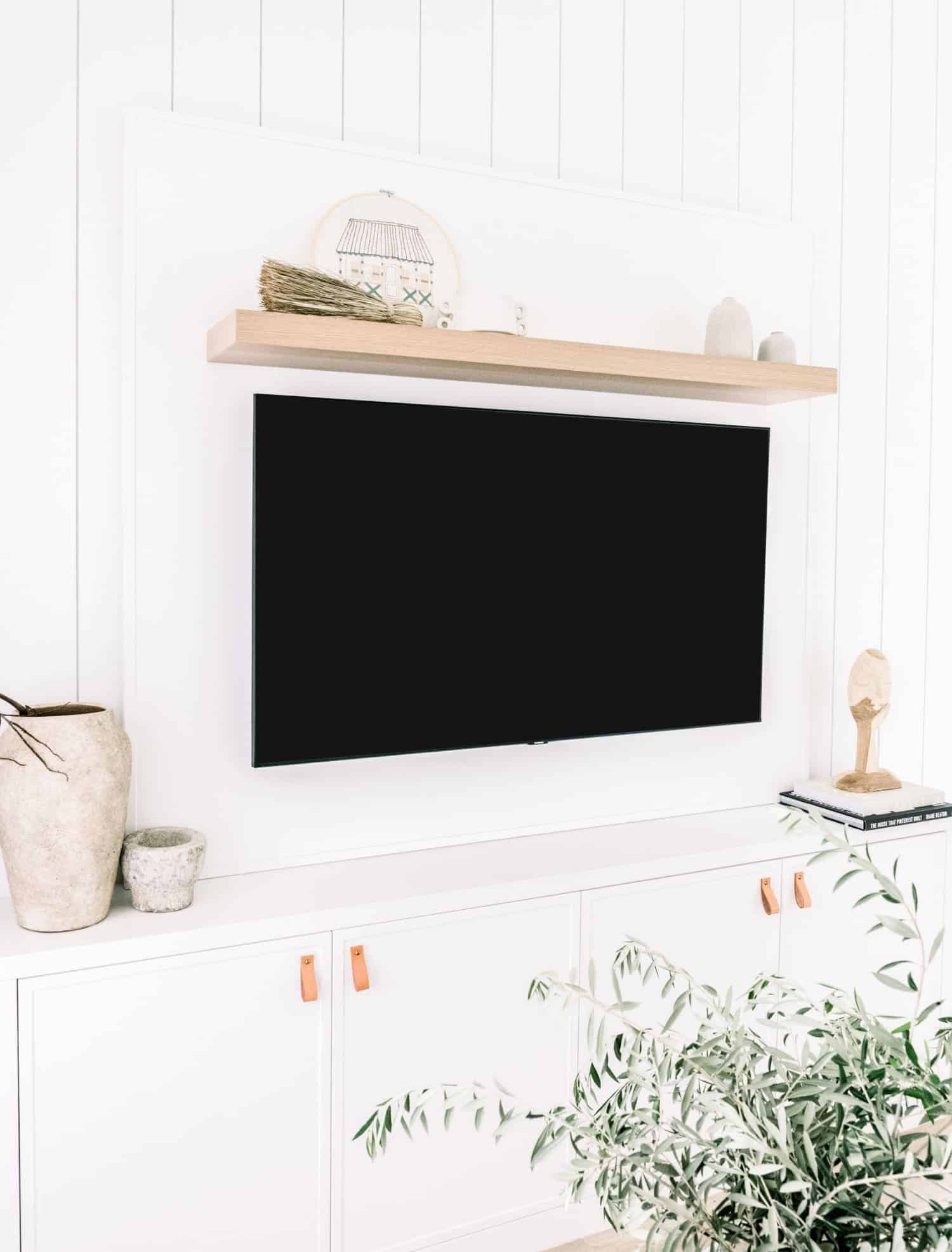 Queen Cottage Carousel 15