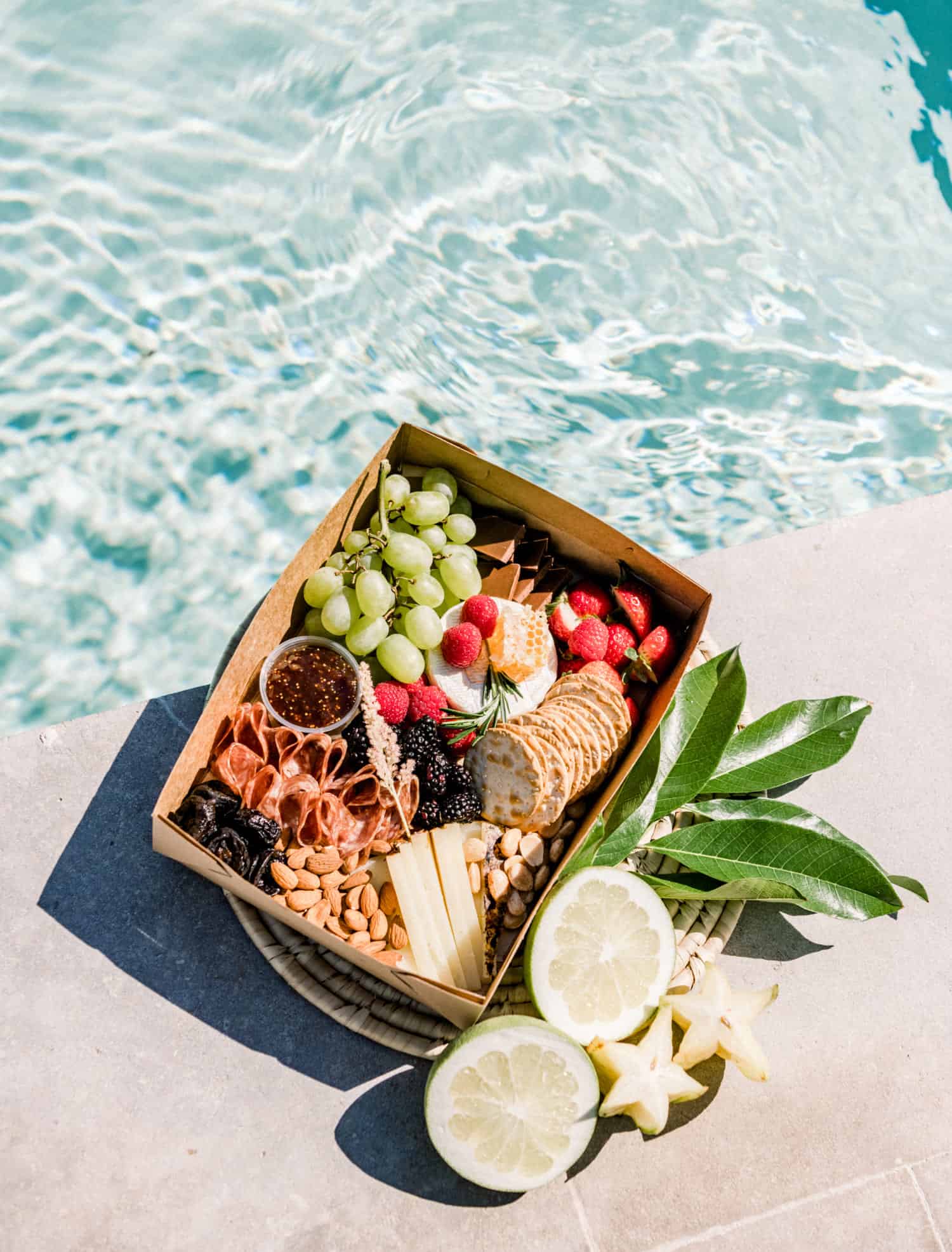 Queen Cottage Carousel 16